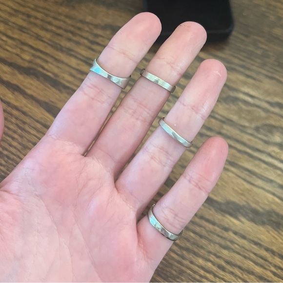 Set of 4 Rings - Picture 3 of 3